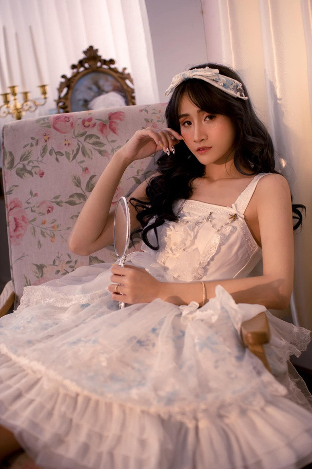 Nhờ những điều này, tài khoản TikTok của Tường Vy đã có được 7,8 triệu người theo dõi. Bên cạnh đó, cô còn có trang Facebook gần 190.000 followers và vừa đạt nút vàng của Youtube với 1 triệu lượt đăng ký.