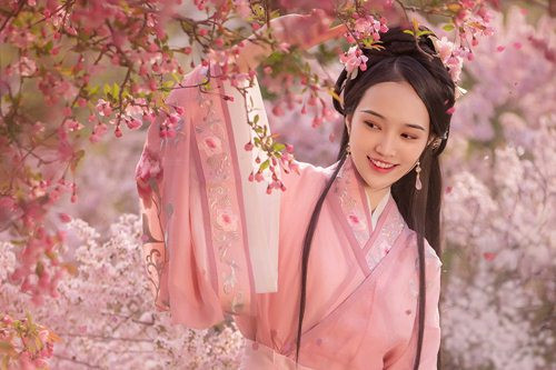 Giai oan cho Ha Co, my nhan xinh dep mang tieng sat 3 doi chong