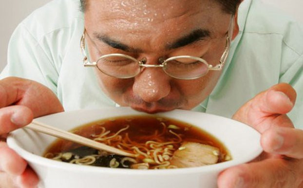 Tác hại đáng sợ khi bạn thường xuyên ăn mì tôm vào buổi sáng Tac hai dang so khi ban thuong xuyen an mi tom vao buoi sang