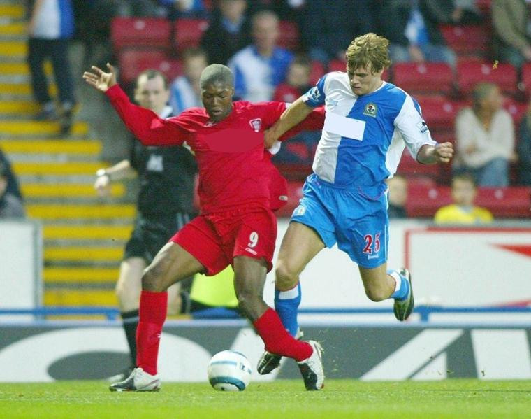 Tai nan bong da: Chan tay bien dang, xuong dam ra khoi thit-Hinh-2