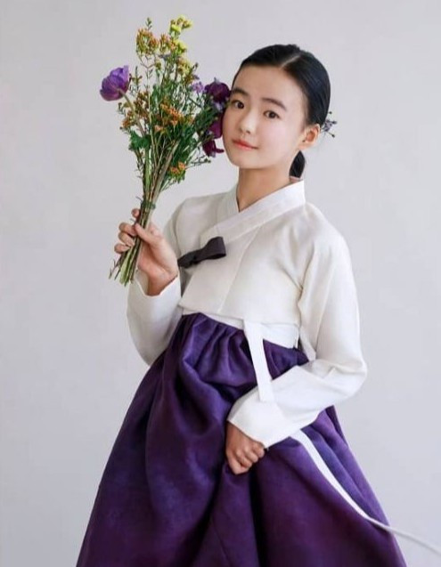 Sao nhi 13 tuoi khien Jun Ji Hyun lu mo trong ngoai truyen 