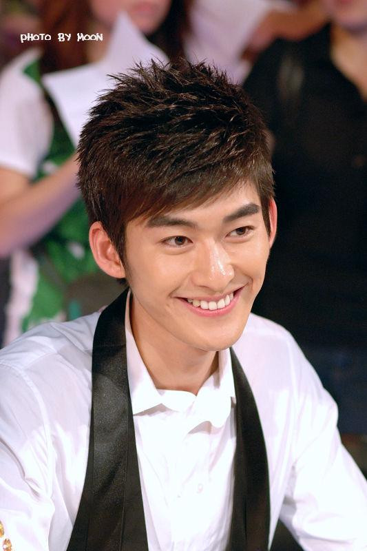 Dàn sao Hoa ngữ cứ cười là xấu: song Diệc tranh top 1 - Hình 7 Dan sao Hoa ngu cu cuoi la xau: song Diec tranh top 1-Hinh-7