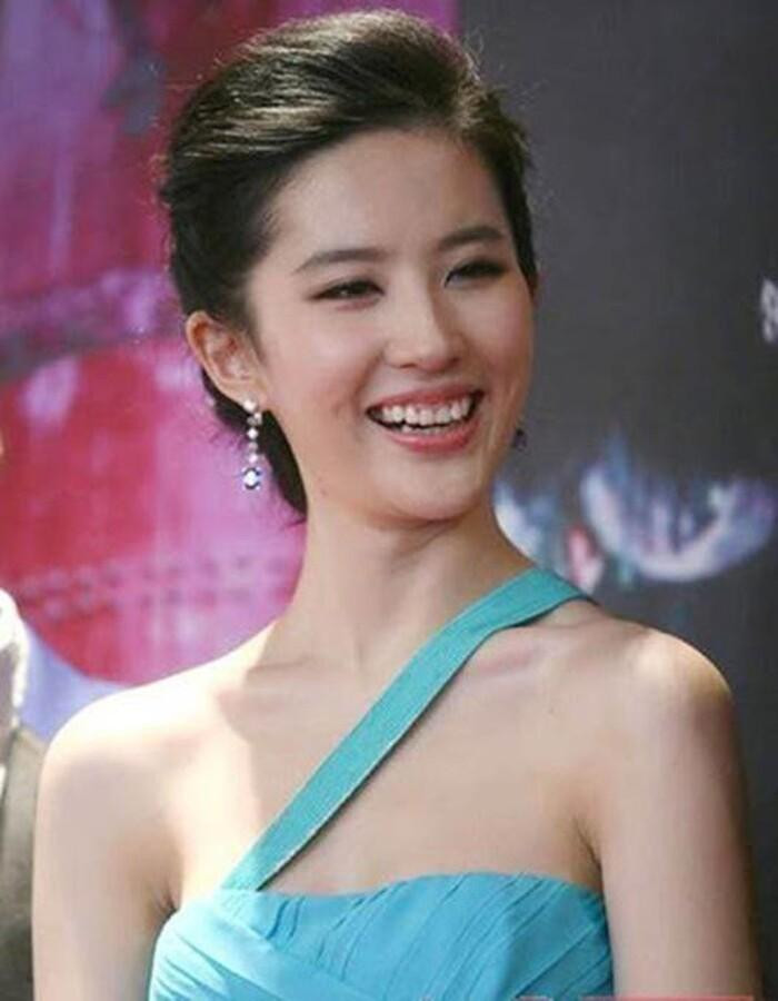 Dàn sao Hoa ngữ cứ cười là xấu: song Diệc tranh top 1 - Hình 4 Dan sao Hoa ngu cu cuoi la xau: song Diec tranh top 1-Hinh-4