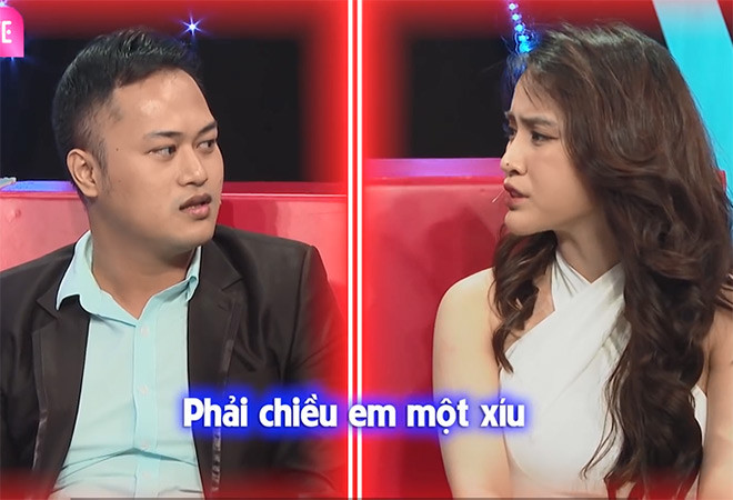 Cùng gặp gỡ trực tiếp, cặp đôi có chung ngành nghề về thời trang trò chuyện rất thoải mái. Anh Tuấn đã hỏi cô gái xinh xắn với gu thời trang bắt mắt rằng: “Em nghĩ sao về chuyện làm dâu?”. Mỹ Duyên thẳng thắn: “Em nghĩ chuyện đó rất bình thường. Em dễ lấy lòng người lớn vì em khá ngoan. Em hiểu và biết điều với người lớn”.