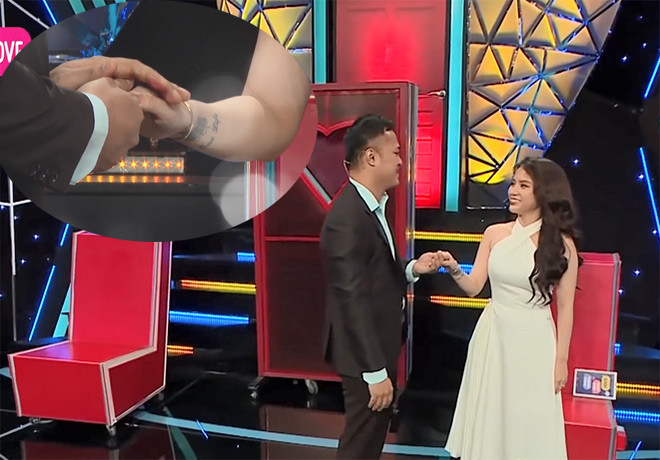 Sau khi nắm tay trao cảm xúc, cặp trai tài gái sắc đã cùng đồng ý bấm nút hẹn hò nhưng trước đó, đàng gái gặp một sự cố vì không thể bấm nút khiến Cát Tường phải cho thêm cơ hội lần nữa đưa ra quyết định cuối cùng.