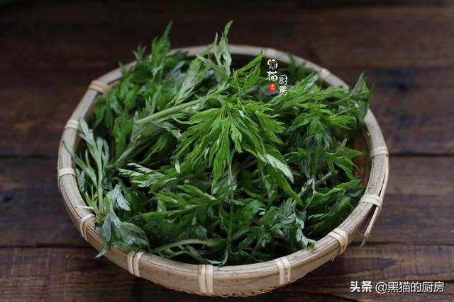 Thứ rau nhiều người chê đắng lại là thảo dược quý của Đông y Thu rau nhieu nguoi che dang lai la thao duoc quy cua Dong y