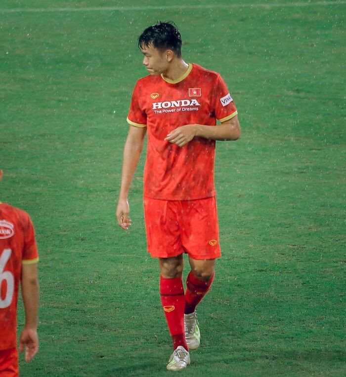 Nguyễn Thành Chung thi đấu ở vị trí hậu vệ cho câu lạc bộ Hà Nội và đội tuyển quốc gia Việt Nam. (Ảnh: FB nhân vật). 