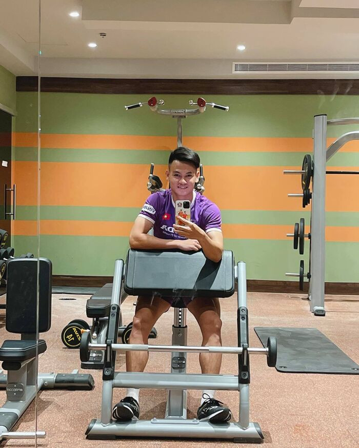 Hồ Tấn Tài cao 1m80.