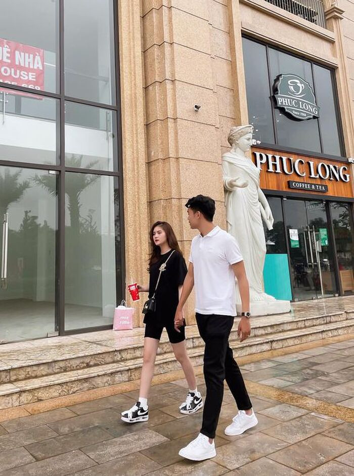  Nguyễn Thành Chung và bạn gái.