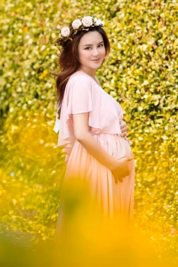 Vy Oanh dap tra day tham thuy khi co nguoi choi xau minh-Hinh-2