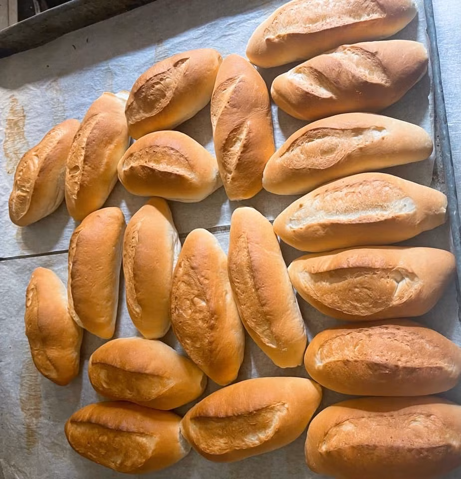 O nha roi qua, chi em Ha thanh mo lo banh my tai gia-Hinh-2