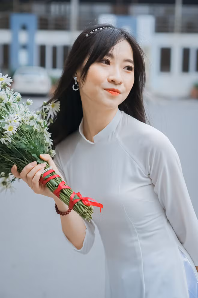 Nữ sinh xinh đẹp trở thành thủ khoa đầu ra Đại học Xây dựng Hà Nội - Hình 3 Nu sinh xinh dep tro thanh thu khoa dau ra Dai hoc Xay dung Ha Noi-Hinh-3