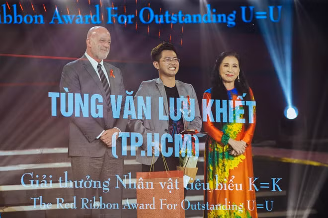 Chang trai duoc menh danh nguoi hung cua cong dong LGBT-Hinh-4