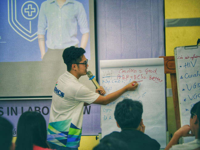 Chang trai duoc menh danh nguoi hung cua cong dong LGBT-Hinh-3