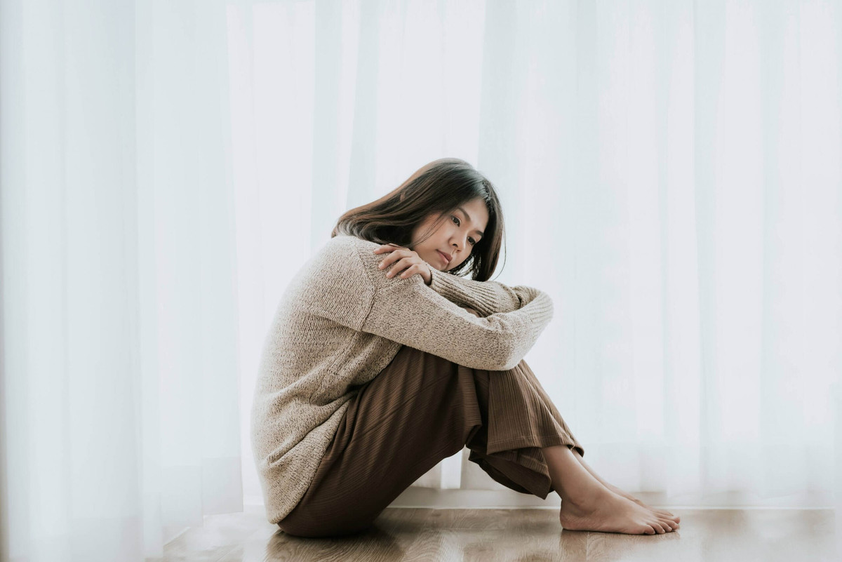 Bị người yêu phụ bạc, tôi muốn tặc lưỡi với sếp giàu có sắp ly hôn Bi nguoi yeu phu bac, toi muon tac luoi voi sep giau co sap ly hon