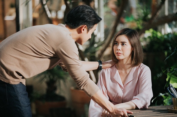 Bị người yêu phụ bạc, tôi muốn tặc lưỡi với sếp giàu có sắp ly hôn - Hình 2 Bi nguoi yeu phu bac, toi muon tac luoi voi sep giau co sap ly hon-Hinh-2