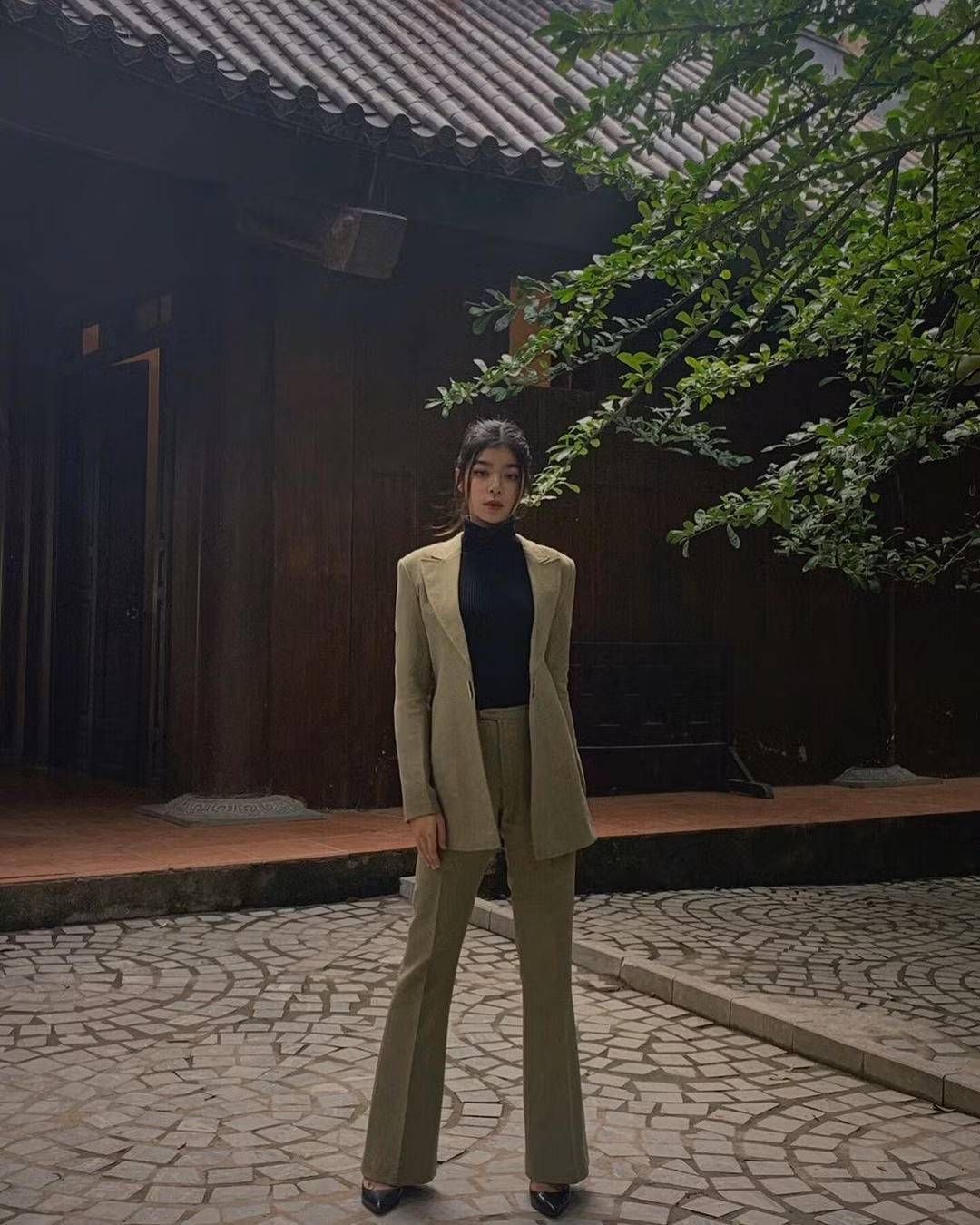 Con gai 16 tuoi xinh dep cua ong Sinh 