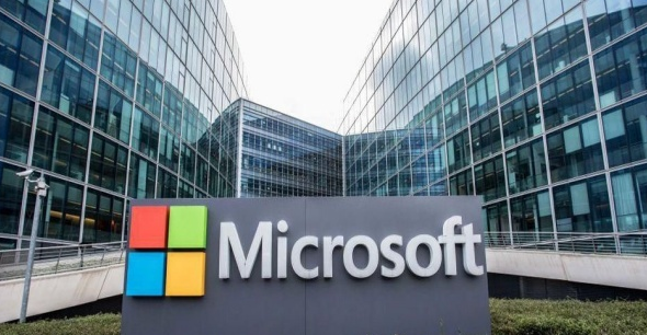 Hanh trinh hoi sinh cua “de che” Microsoft o tuoi 46