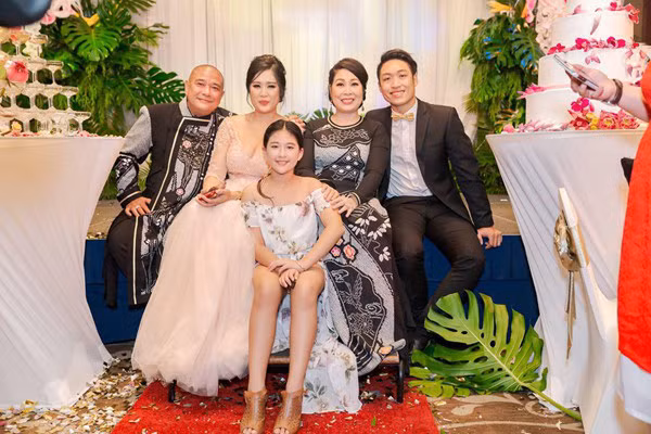 4 nguoi cha duong yeu thuong con rieng cua vo nhu con ruot