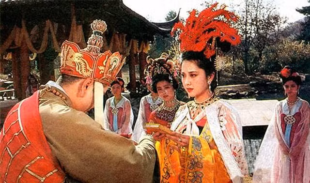 Đường Tăng chỉ lợi dụng Nữ vương Tây Lương? - Hình 2 Duong Tang chi loi dung Nu vuong Tay Luong?-Hinh-2