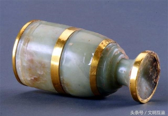 Nguoi nong dan ca gan ban bao vat dao duoc trong lang mo hoang de-Hinh-2