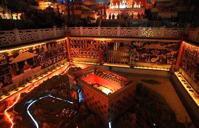 Bi mat lang mo Tan Thuy Hoang