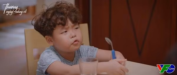 Con trai cua Lan Phuong va Hong Dang trong 