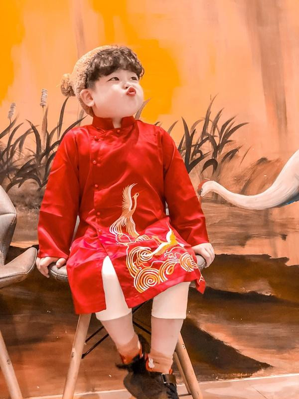 Con trai cua Lan Phuong va Hong Dang trong 