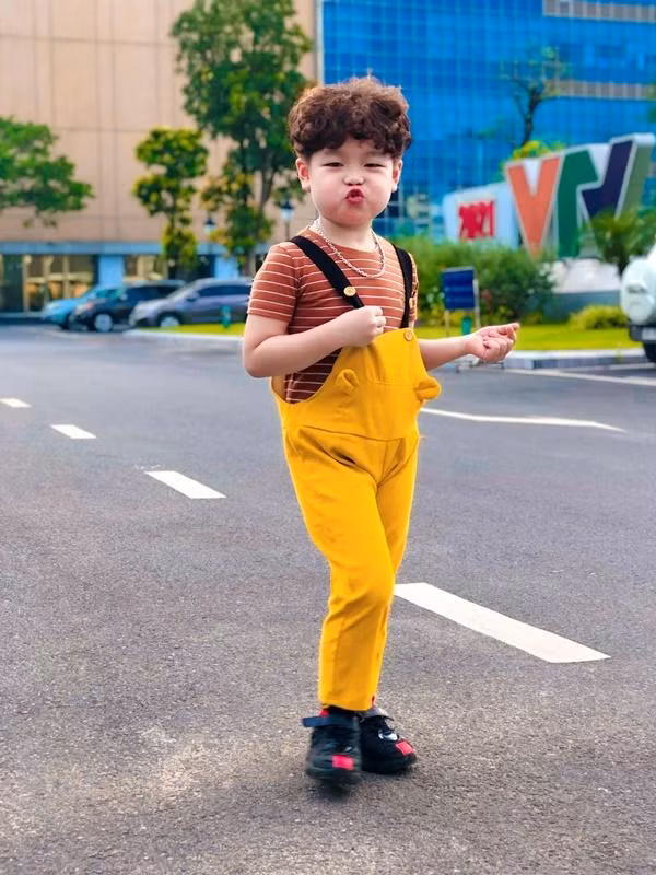 Con trai cua Lan Phuong va Hong Dang trong 