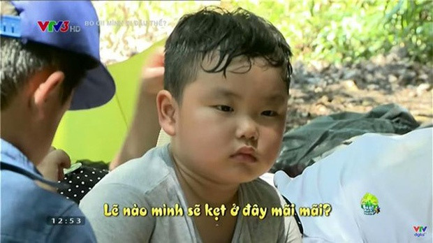  Bi Béo là con trai út của NSƯT Xuân Bắc là cái tên gây sốt trong Bố ơi mình đi đâu thế mùa 2. Cậu bé tên thật là Nguyễn Nhật Võ Nguyên, gây ấn tượng nhờ ngoại hình mũm mĩm, tính cách lém lỉnh, dễ thương. Trong chương trình, Bi Béo thường nô đùa và có những màn "đấu võ mồm" với bố mang lại tiếng cười cho khán giả.