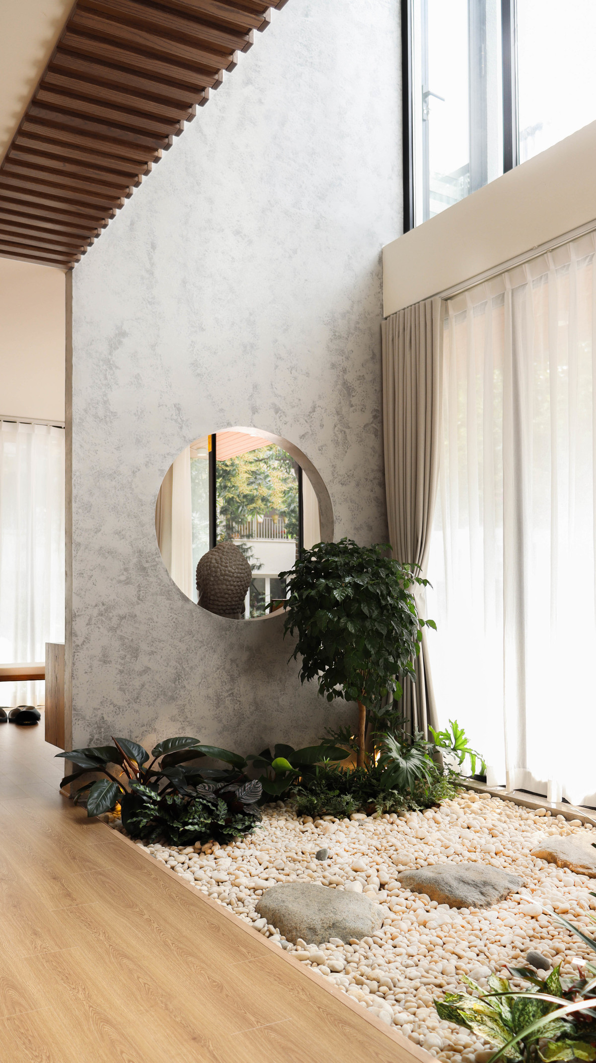 Biệt thự gây thương nhớ bên hồ cá, đưa cả thiên nhiên vào không gian sống