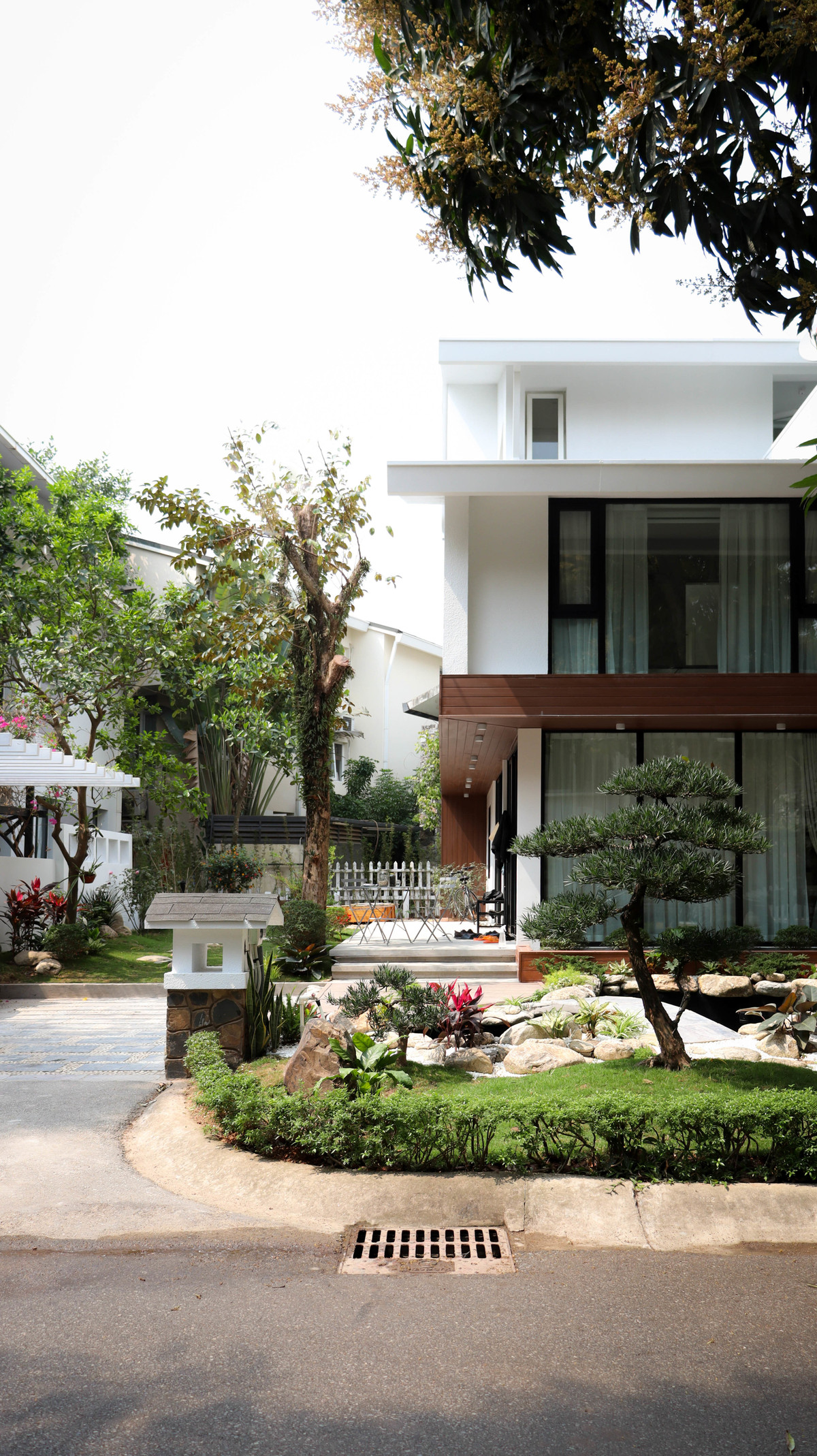 Biệt thự gây thương nhớ bên hồ cá, đưa cả thiên nhiên vào không gian sống ảnh 7