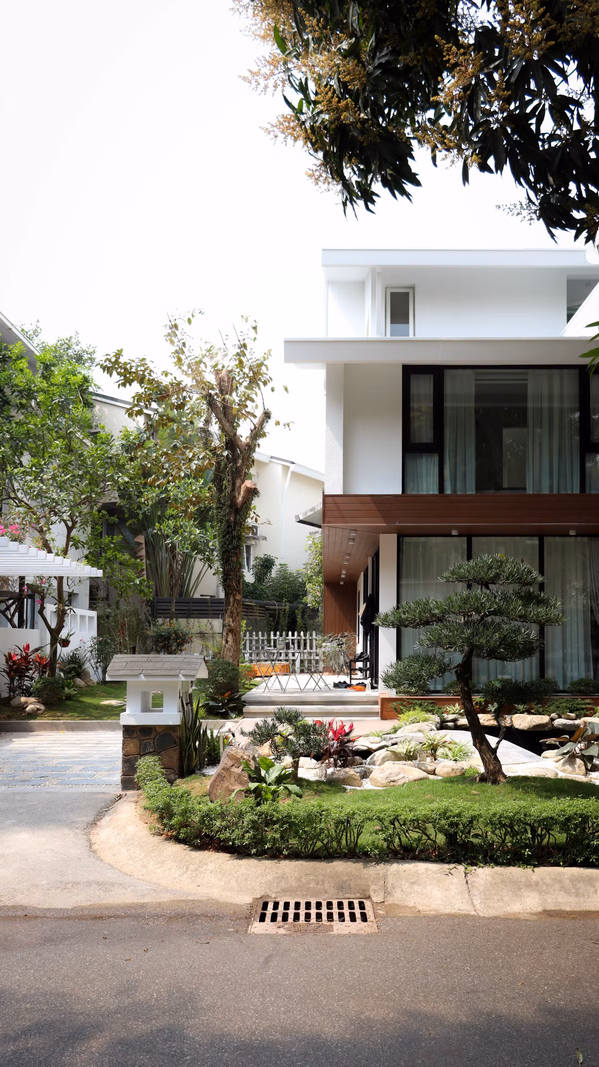 Biệt thự gây thương nhớ bên hồ cá, đưa cả thiên nhiên vào không gian sống ảnh 7