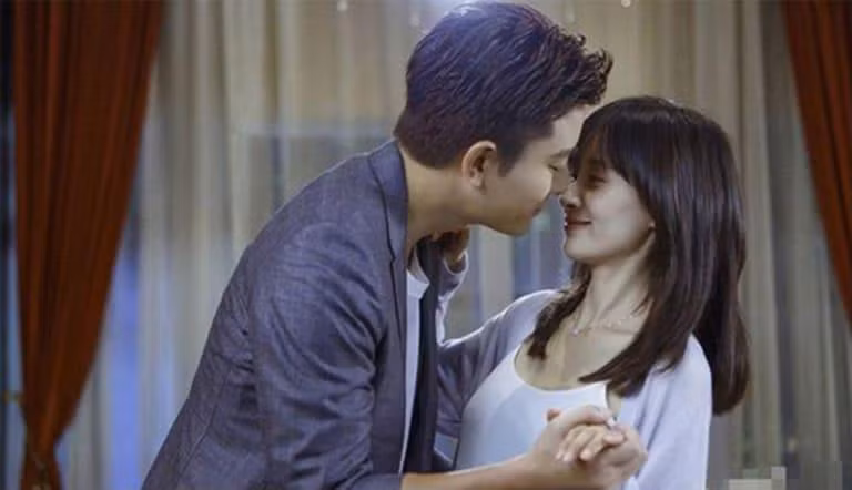 Chong chan ngay vo, de ngoai tinh chi vi thoi quen chan ngay tren giuong-Hinh-2