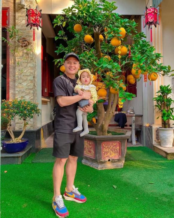 Chu Thanh Huyen di hen ho cung chang trai duoc cho la Quang Hai?-Hinh-2