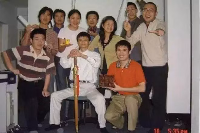 Chi viet code, chang trai bo tui hon 9.000 ty dong