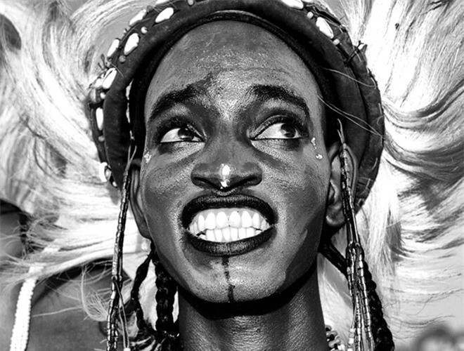 Tiêu chí đánh giá sắc đẹp của nam giới Wodaabe là: Chiều cao, răng trắng, môi thâm đen, khuôn mặt cân xứng... Do vậy, những người tham gia cuộc thi thường dành rất nhiều thời gian bên chiếc gương để trang điểm, tô vẽ làm sao cho mình được "đẹp nhất"