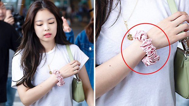 Vì sao chị em nên bỏ ngay thói quen đeo dây buộc tóc ở cổ tay? Vi sao chi em nen bo ngay thoi quen deo day buoc toc o co tay?