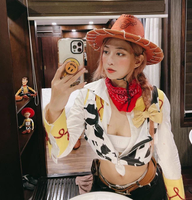 Hot tiktoker Le Bong show vong 1 cang nhu muon no-Hinh-6