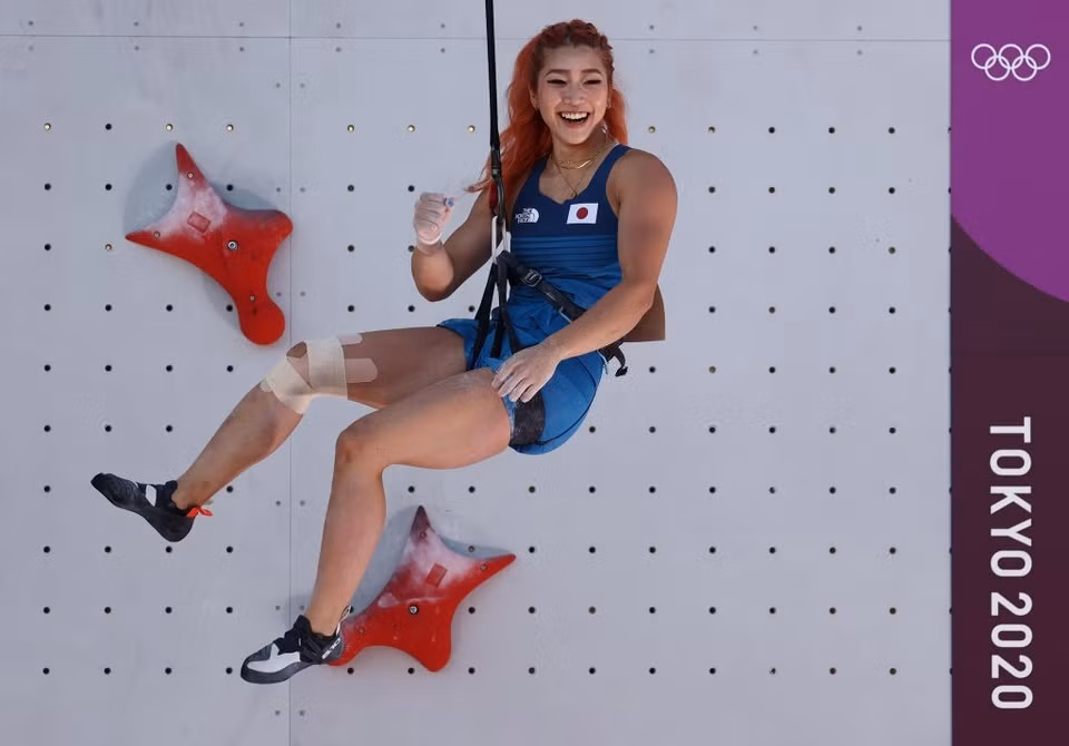 br/> Nữ VĐV nước chủ nhà liên tục là tâm điểm của máy quay truyền hình trong các phần thi của mình. Trong buổi thi vòng loại chiều 4/8, cô chỉ xếp thứ 8 nội dung Bouldering, cũng là nội dung sở trường mà cô từng giành chức vô địch thế giới 2018.
