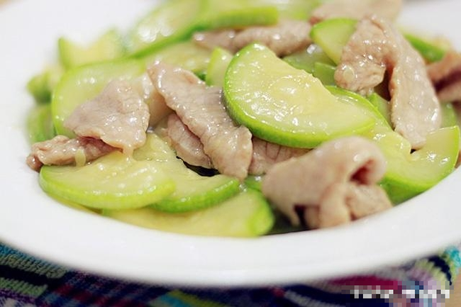 3 mẹo giúp xào thịt mềm, không khô, không dính chảo - Hình 3 3 meo giup xao thit mem, khong kho, khong dinh chao-Hinh-3