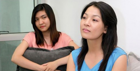 O nha mua dich hai chi dau khong ngung “khau chien”, khien me toi duoi thang