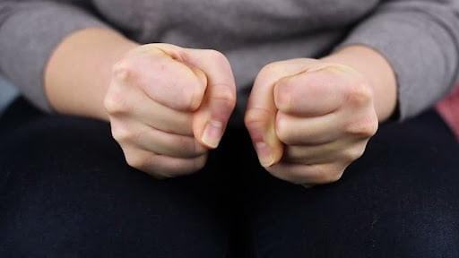 Nam chat ngon tay 5 giay, biet ngay luc phu ngu tang co benh hay khong