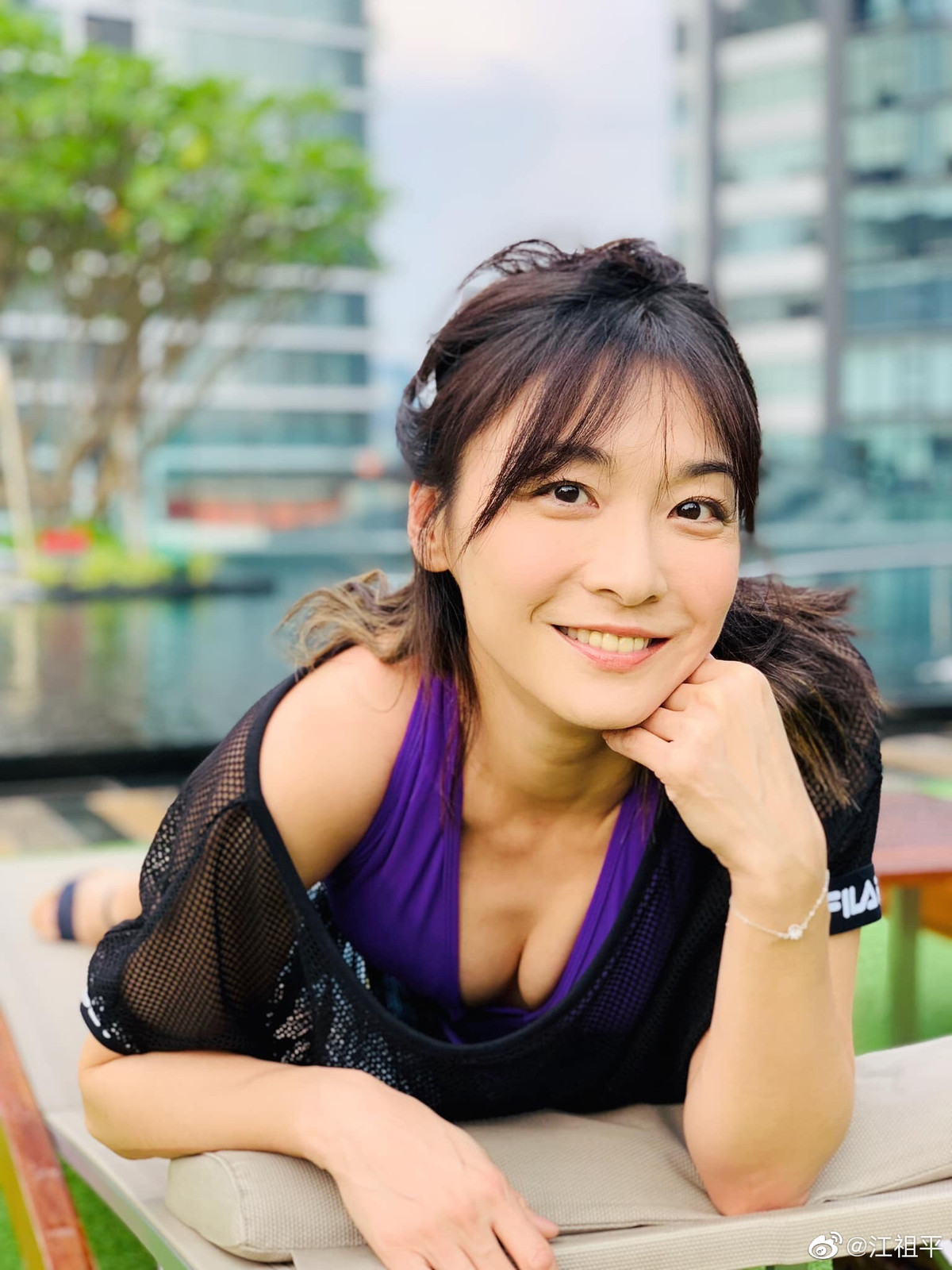 Hiện, Giang Tổ Bình vẫn tích cực đóng phim. Bộ phim gần nhất nữ diễn viên tham gia mang tên Đại thời đại. Ở tuổi 43, nữ diễn viên tận hưởng cuộc sống độc thân. Nhan sắc trẻ trung của người đẹp nhận nhiều lời khen ngợi từ khán giả.