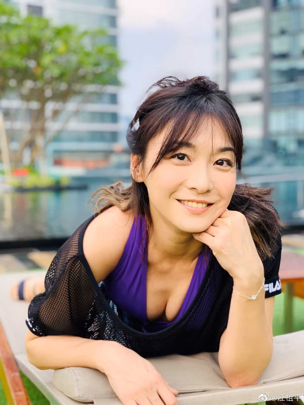 Hiện, Giang Tổ Bình vẫn tích cực đóng phim. Bộ phim gần nhất nữ diễn viên tham gia mang tên Đại thời đại. Ở tuổi 43, nữ diễn viên tận hưởng cuộc sống độc thân. Nhan sắc trẻ trung của người đẹp nhận nhiều lời khen ngợi từ khán giả.