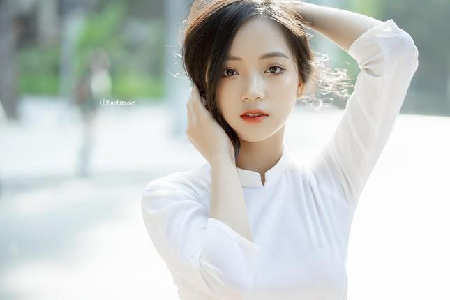 Nang lop truong xinh dep, nhiet huyet den tu Hoc vien Ngan Hang-Hinh-2