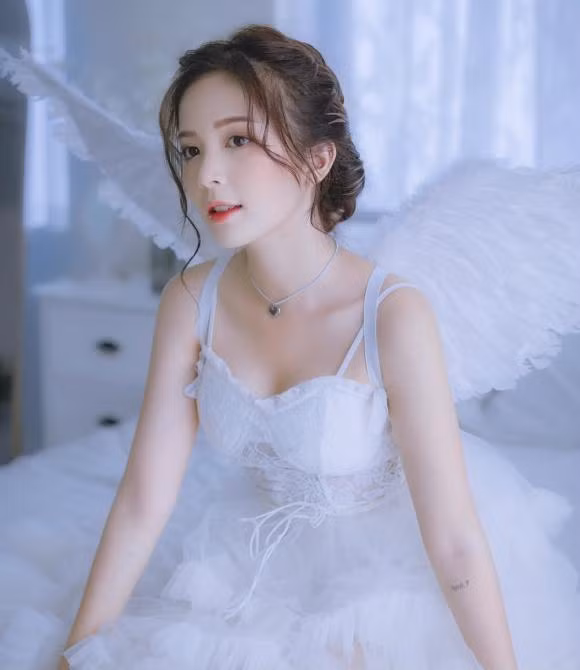 Nhan sac cua co nang chi cao 1m53 dang gay sot trong 