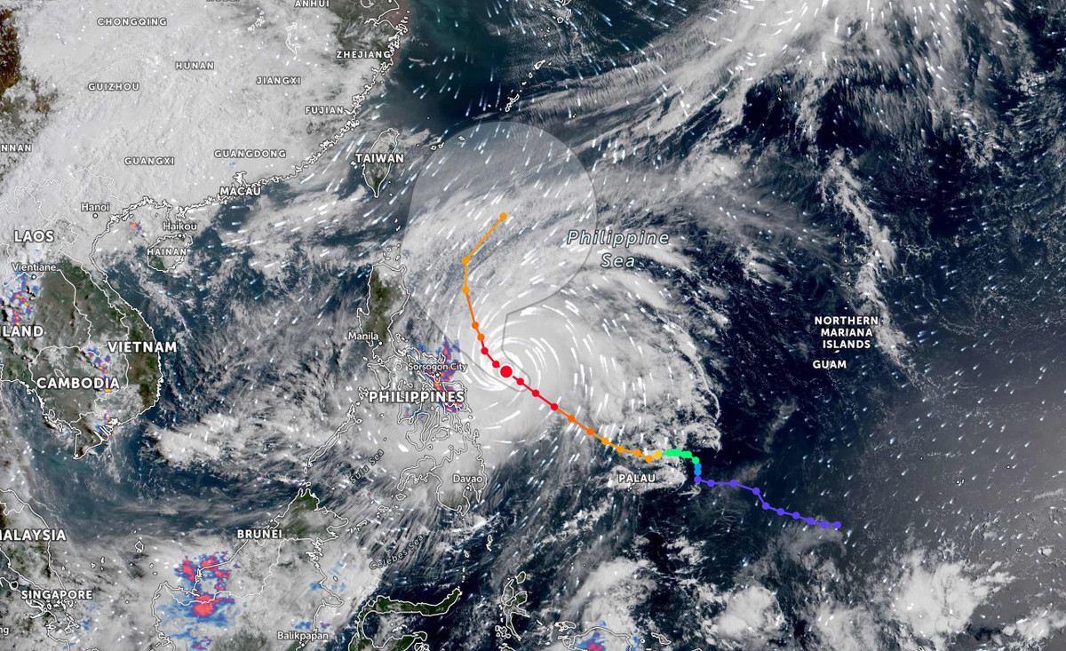 Hình ảnh siêu bão được cập nhật trực tiếp trên website zoom.earth. Trang này tổng hợp hình ảnh từ vệ tinh Himawari 8, dữ liệu X GOES và chuỗi vệ tinh Meteosat.
