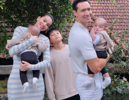 Khoanh khac boc tran voc dang that cua Ha Ho sau sinh