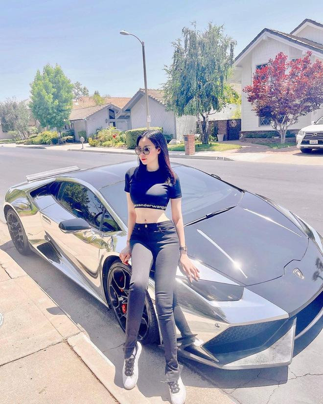 Con dau ty phu Hoang Kieu khoe body, lo hinh xam vi tri 